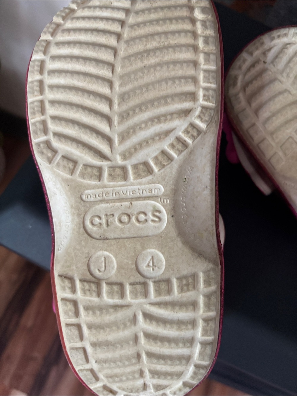 LOL Surprise Crocs - Picture 4 of 4